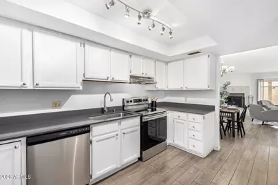 3033 N 37th Street #1, Phoenix, AZ 85018 - Photo 7