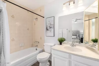 3033 N 37th Street #1, Phoenix, AZ 85018 - Photo 11