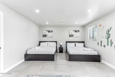 8725 E Osborn Road, Scottsdale, AZ 85251 - Photo 13