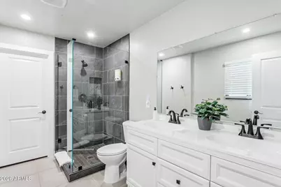 8725 E Osborn Road, Scottsdale, AZ 85251 - Photo 15