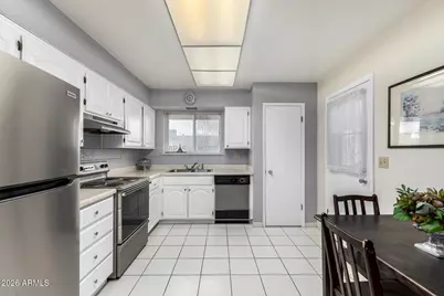 10415 W Cinnebar Avenue, Sun City, AZ 85351 - Photo 17