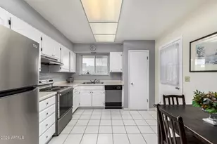 10415 W Cinnebar Ave, Sun City, AZ 85351 - Photo 17