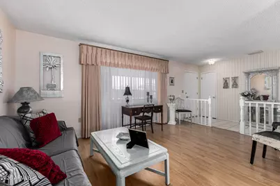 10415 W Cinnebar Avenue, Sun City, AZ 85351 - Photo 11