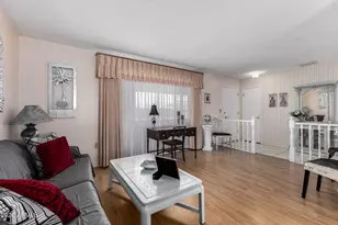 10415 W Cinnebar Ave, Sun City, AZ 85351 - Photo 11