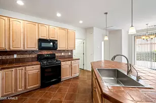 42406 W Falling Star Dr, Maricopa, AZ 85138 - Photo 5