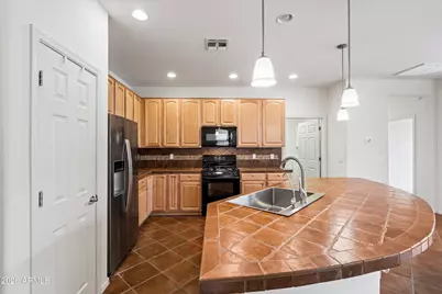 42406 W Falling Star Drive, Maricopa, AZ 85138 - Photo 3