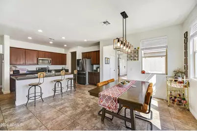 18335 W Lundberg Street, Surprise, AZ 85388 - Photo 9