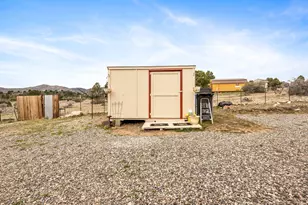 18420 S Frontier Rd, Peeples Valley, AZ 86332 - Photo 9