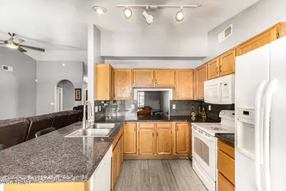 8851 W Keim Drive, Glendale, AZ 85305 - Photo 15