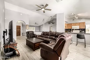 8851 W Keim Dr, Glendale, AZ 85305 - Photo 11