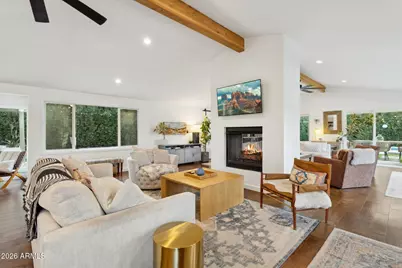 6119 E Carnation Circle, Phoenix, AZ 85018 - Photo 5