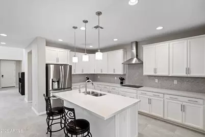 8926 W Denton Lane, Glendale, AZ 85305 - Photo 11