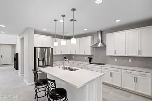 8926 W Denton Ln, Glendale, AZ 85305 - Photo 11