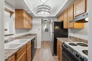 4530 E Rhonda Dr, Phoenix, AZ 85018 - Photo 7