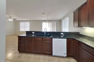 2323 E Grenadine Rd, Phoenix, AZ 85040 - Photo 5