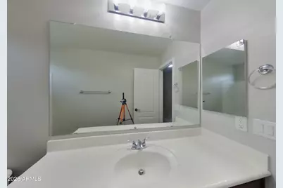 2323 E Grenadine Road, Phoenix, AZ 85040 - Photo 15