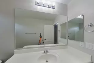 2323 E Grenadine Rd, Phoenix, AZ 85040 - Photo 15