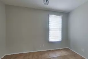 2323 E Grenadine Rd, Phoenix, AZ 85040 - Photo 17