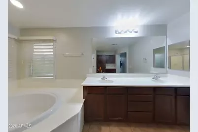 2323 E Grenadine Road, Phoenix, AZ 85040 - Photo 9