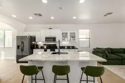 10768 W Woodland Avenue, Avondale, AZ 85323 - Photo 5