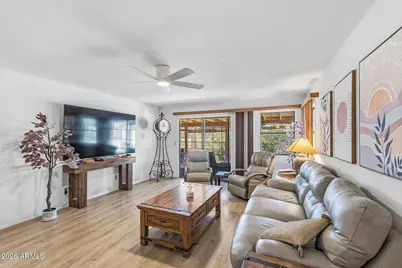 12238 S Shoshoni Drive, Phoenix, AZ 85044 - Photo 9