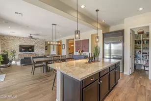 909 W Spur Dr, Phoenix, AZ 85085 - Photo 19