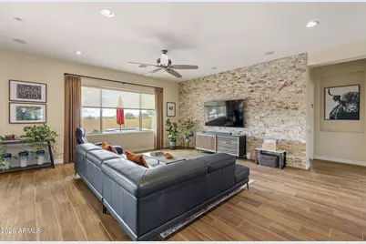 909 W Spur Drive, Phoenix, AZ 85085 - Photo 9