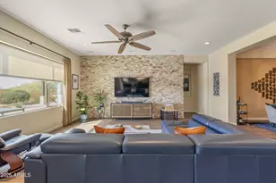 909 W Spur Dr, Phoenix, AZ 85085 - Photo 17