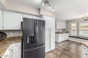 3348 E Glenhaven Dr, Phoenix, AZ 85048 - Photo 15