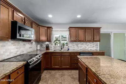 636 E Knoll Street, Mesa, AZ 85203 - Photo 11