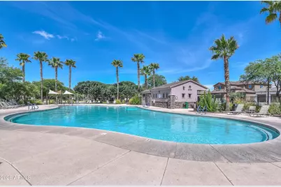 17525 W Oberlin Way, Surprise, AZ 85387 - Photo 3