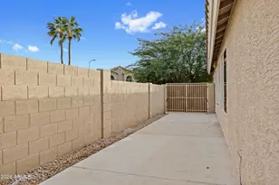 1040 E Amberwood Dr, Phoenix, AZ 85048 - Photo 37