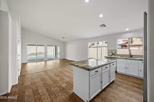 1040 E Amberwood Dr, Phoenix, AZ 85048 - Photo 9