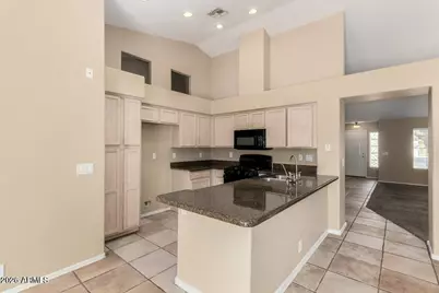 851 W Saragosa Street W, Chandler, AZ 85225 - Photo 7