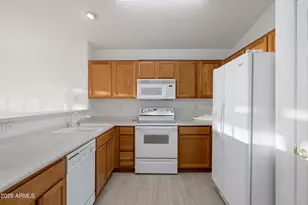 8278 N 112th Ave N, Peoria, AZ 85345 - Photo 11