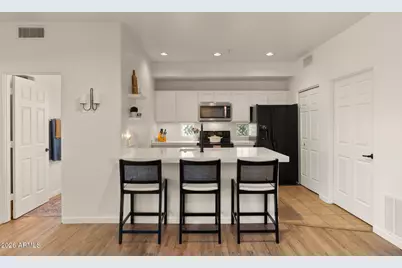 7936 E Wilshire Drive #203, Scottsdale, AZ 85257 - Photo 3