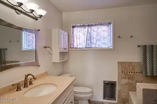 126 E Coronado Rd, Phoenix, AZ 85004 - Photo 9