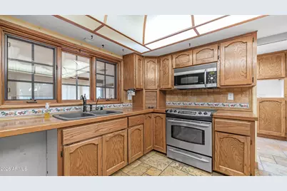 8807 W Christa Way, Tolleson, AZ 85353 - Photo 29