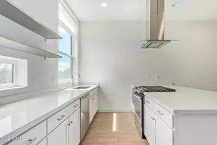 325 E Coronado Rd, Phoenix, AZ 85004 - Photo 15