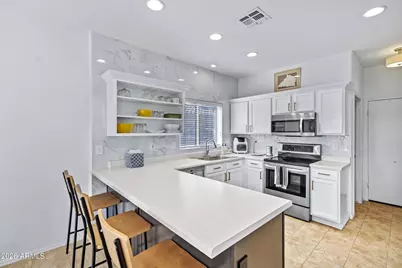 3919 W Buckskin Trail, Phoenix, AZ 85083 - Photo 11