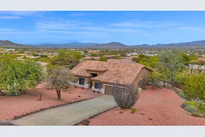 18 E Paint Your Wagon Trail, Phoenix, AZ 85085 - Photo 3