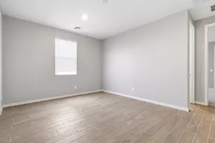 8066 N 185th Dr, Waddell, AZ 85355 - Photo 5