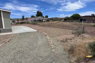 25317 N Lakeside Dr, Paulden, AZ 86334 - Photo 11