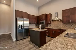 920 E Mitchell Dr, Phoenix, AZ 85014 - Photo 9