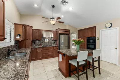 3628 E Summerhaven Drive, Phoenix, AZ 85044 - Photo 7