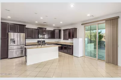 2418 W Gary Way, Phoenix, AZ 85041 - Photo 11