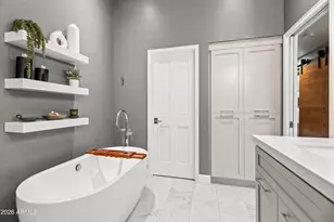 4446 E Camelback Rd, Phoenix, AZ 85018 - Photo 21