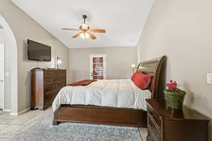 694 E Washington Ave, Gilbert, AZ 85234 - Photo 17