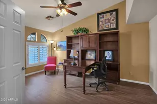 518 S Lagoon Dr, Gilbert, AZ 85233 - Photo 13