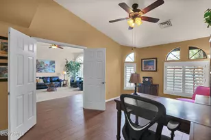 518 S Lagoon Dr, Gilbert, AZ 85233 - Photo 13